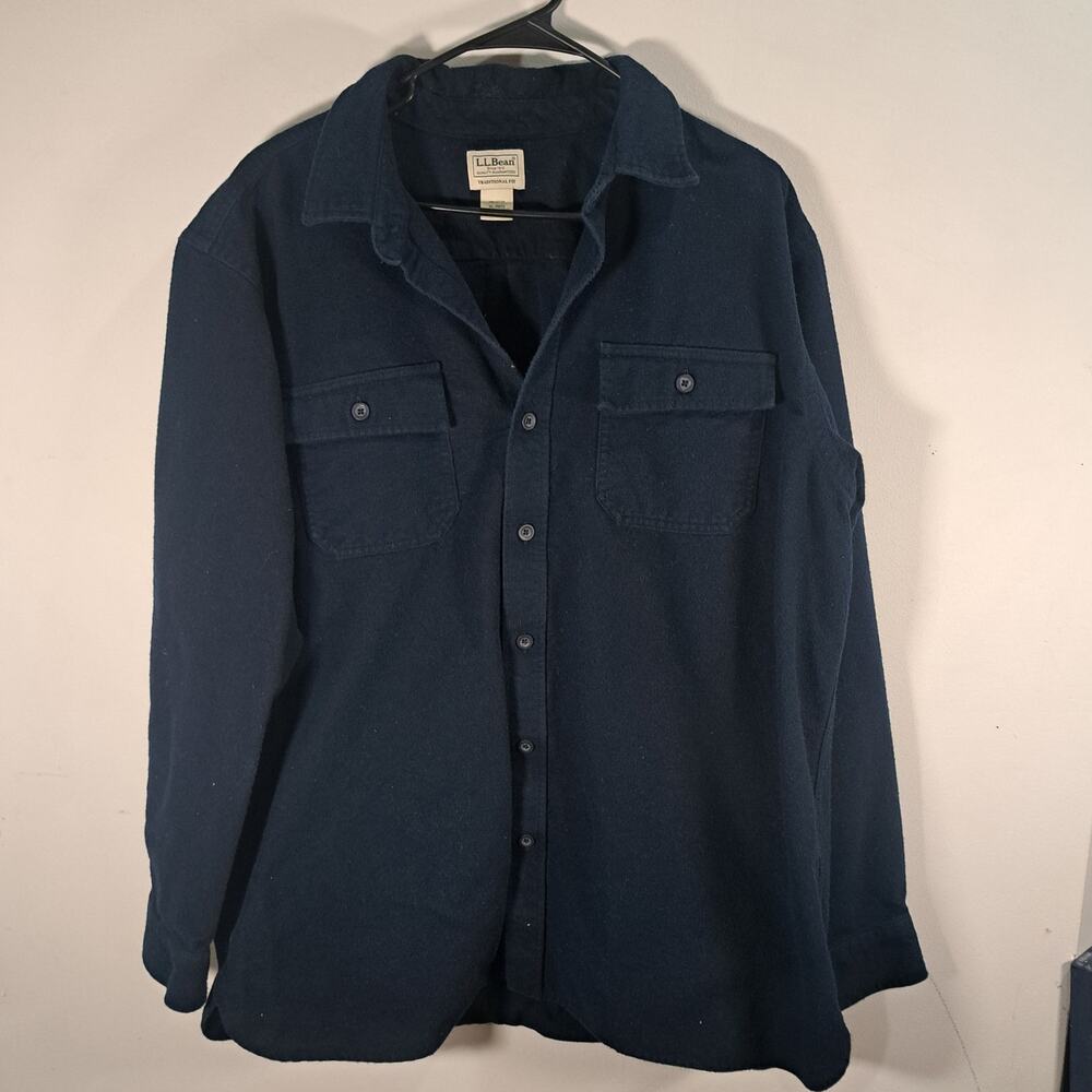 L.L. Bean Men's 100% Cotton Navy Blue Traditional Fit Button Down Shirt XL